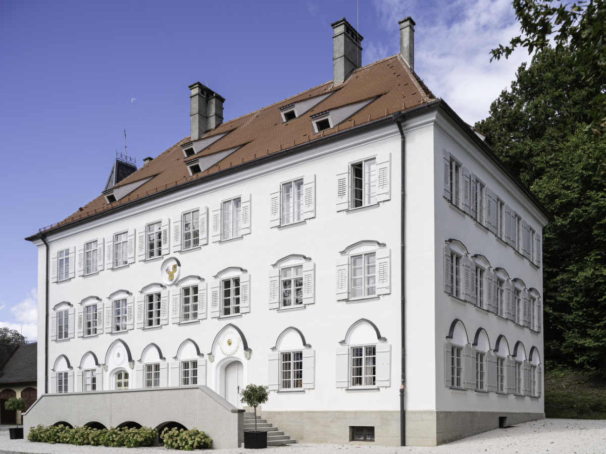 NAN_Schlossfassade neu-2.jpg